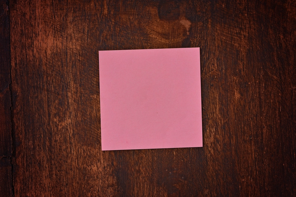 Free pink sticky note image